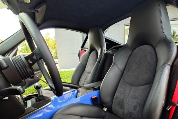 3.6L-Powered 2007 Porsche Cayman S 6-Speed