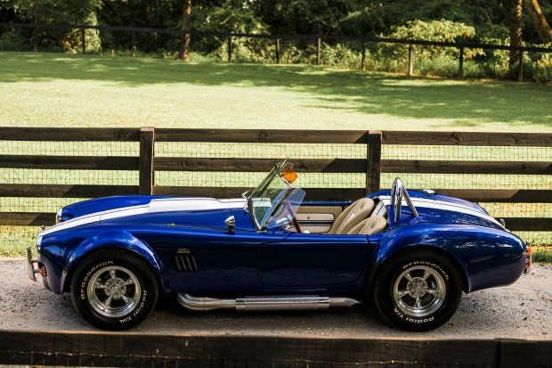 408-Powered Classic Roadsters Cobra Replica