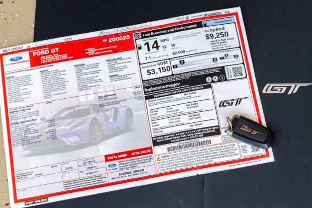 Kona Blue 2022 Ford GT