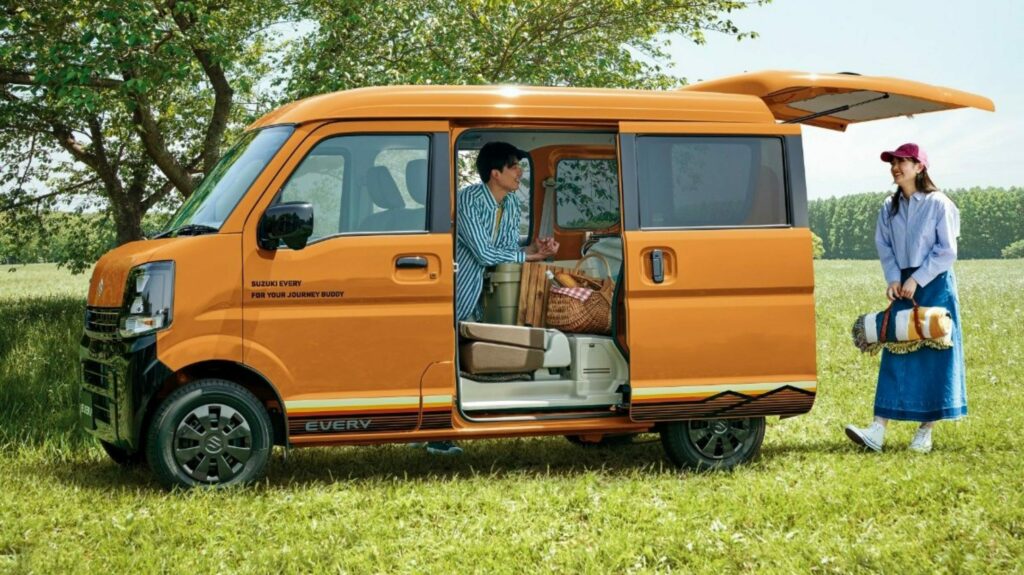  Suzuki Gives Its Kei Van A Makeover That Could Tempt Even SUV Buyers