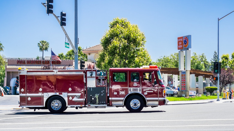 Sunnyvale, Calif., fire engine at intersection