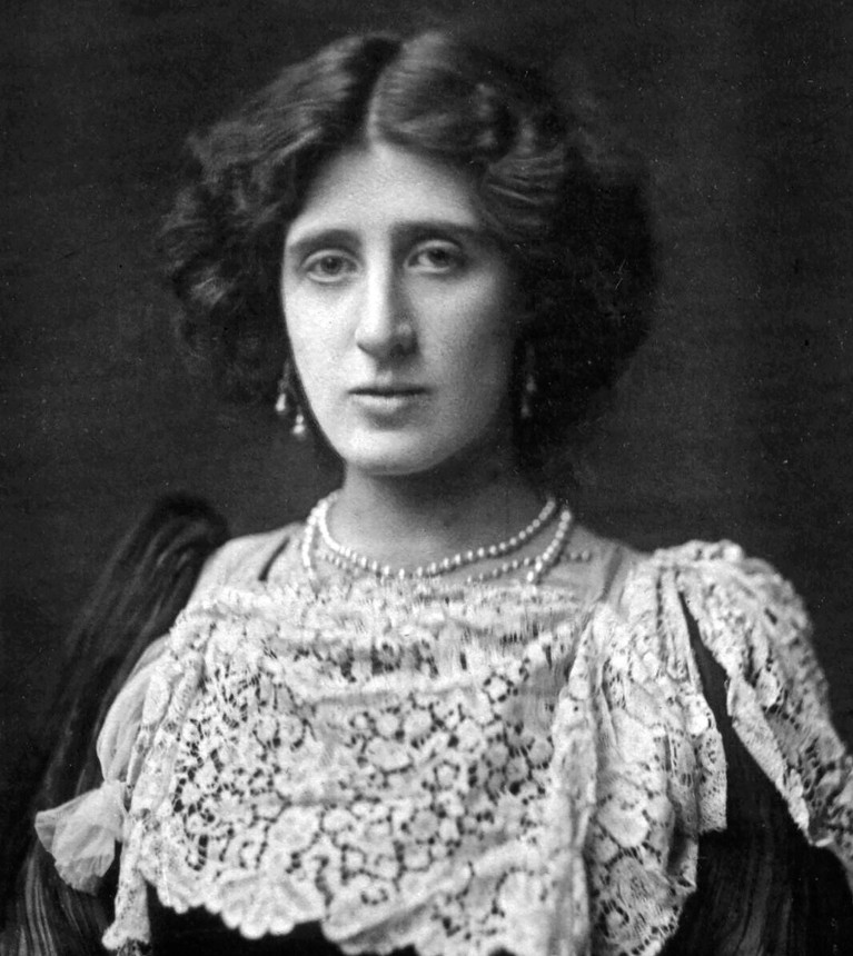 Black and white portrait of Ottoline Morrell.